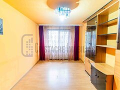 Vanzare 3 cam. decomandat, an 1985, etj. 5, bloc anvelopat, langa Jumbo Center